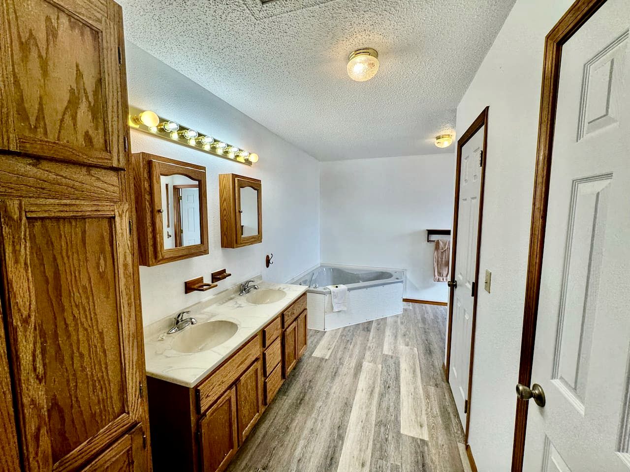 Peaceful Lake Escape with Boat Slip & Spacious Lounge in Garfield, Arkansas