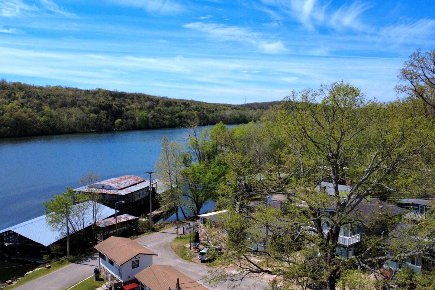 Peaceful Lake Escape with Boat Slip & Spacious Lounge in Garfield, Arkansas