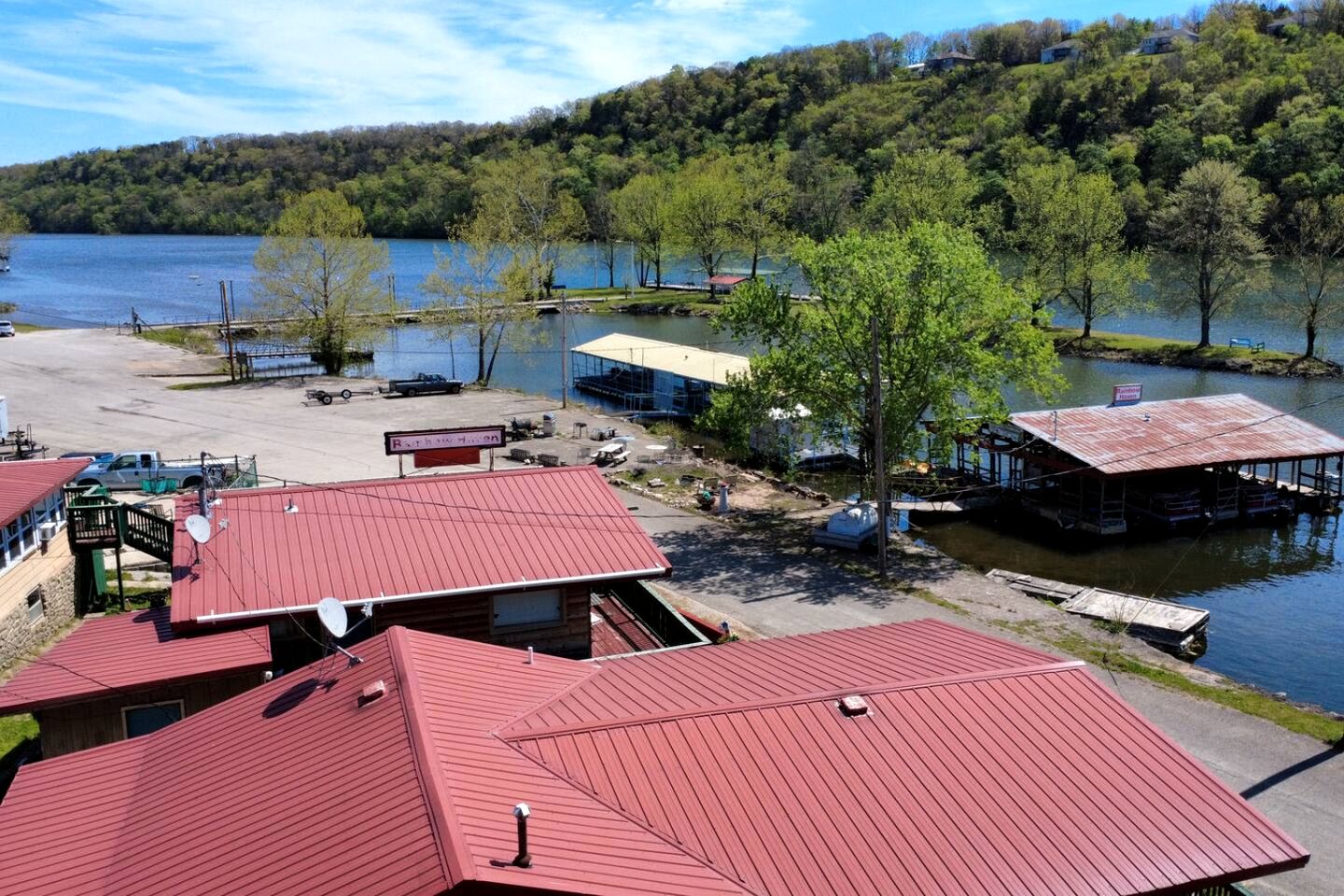 Peaceful Lake Escape with Boat Slip & Spacious Lounge in Garfield, Arkansas