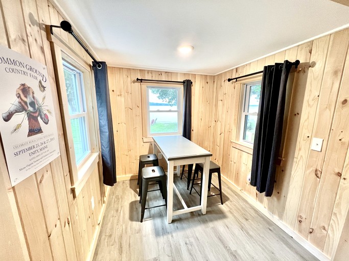 Cabins (United States of America, Burnham, Maine)