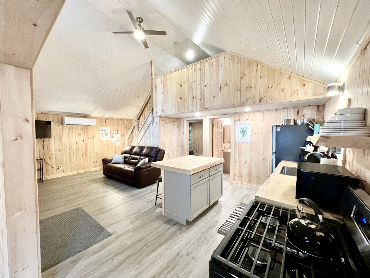 Cozy Lakefront Cabin with Porch, Firepit, Kayaks & Sandy Beach Access in Burnham, Maine