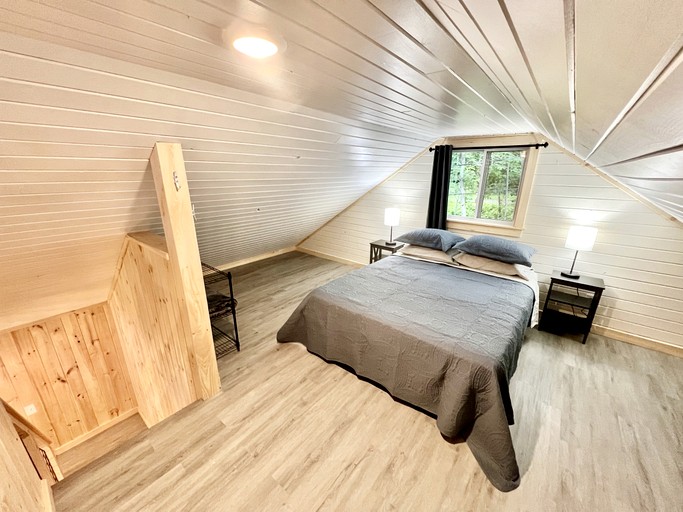 Cabins (United States of America, Burnham, Maine)
