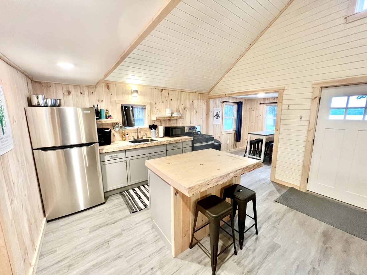 Cozy Lakefront Cabin with Porch, Firepit, Kayaks & Sandy Beach Access in Burnham, Maine