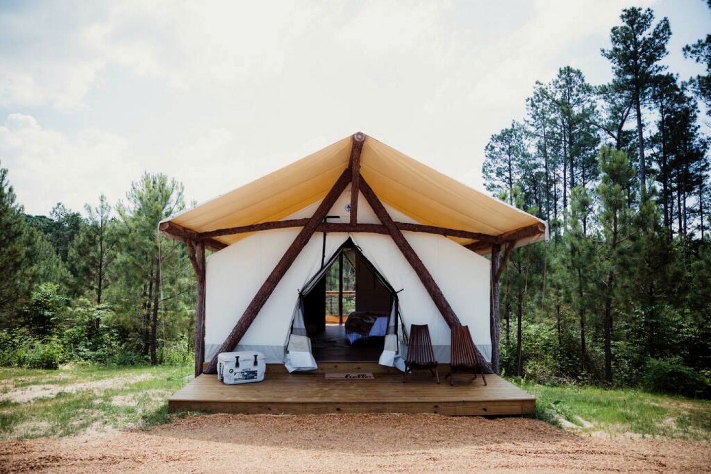 Deluxe Safari Tent with Indoor Jacuzzi in Kentucky