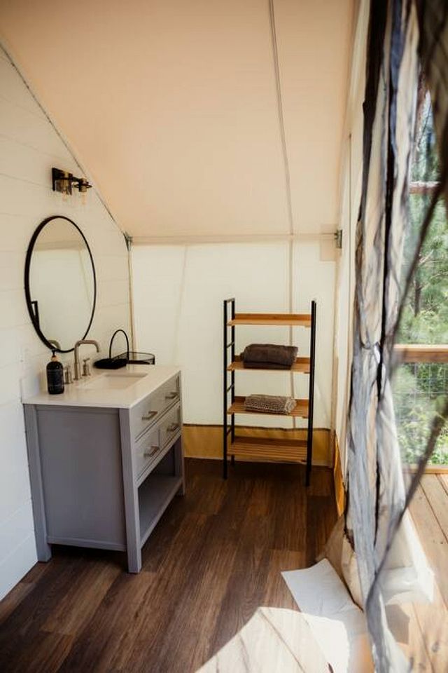 Deluxe Safari Tent with Indoor Jacuzzi in Kentucky