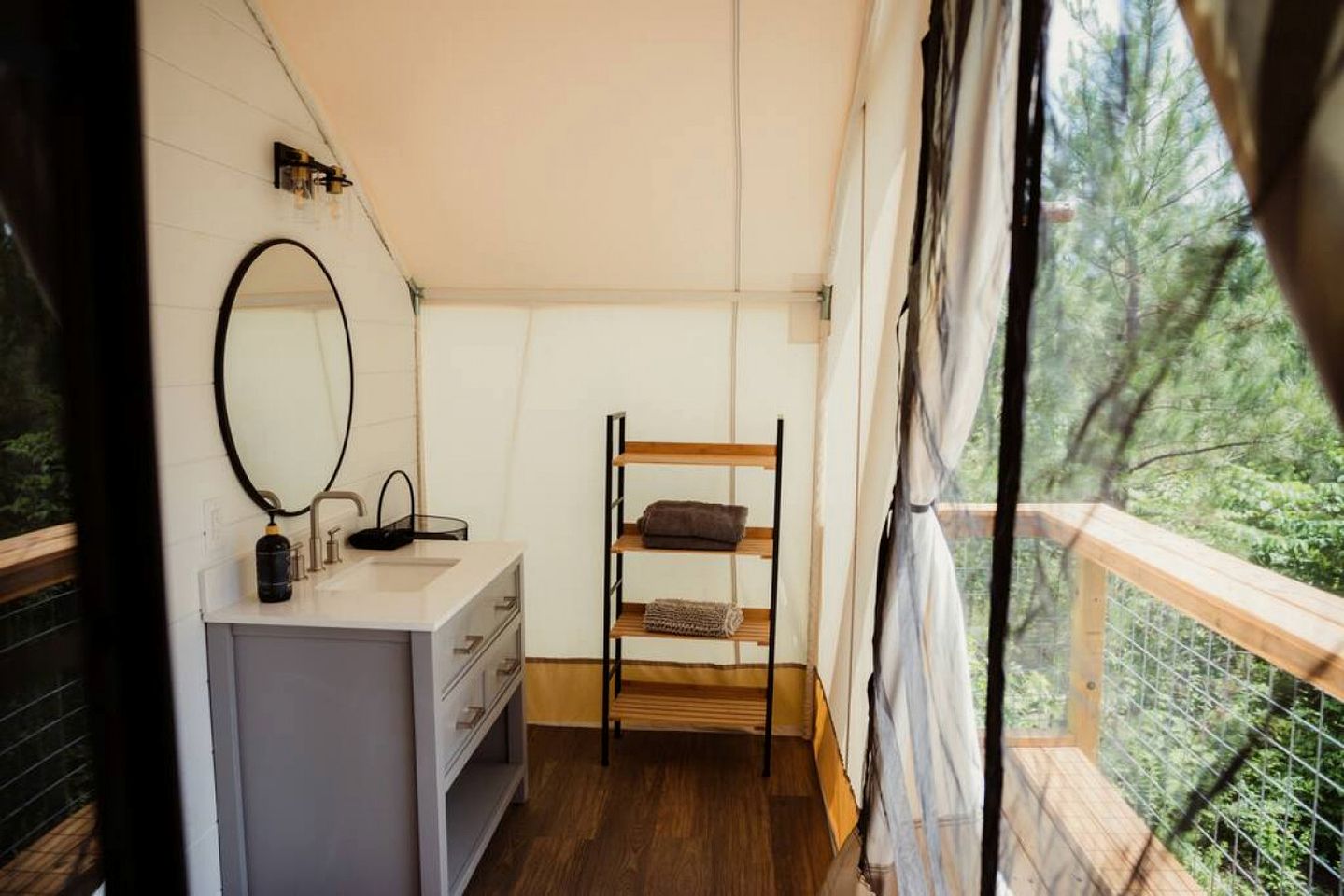 Deluxe Safari Tent with Indoor Jacuzzi in Kentucky