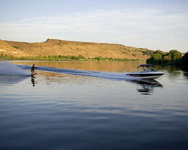 The River Cabin Hagerman, Idaho Picture Postcard Beautiful!, Cabins