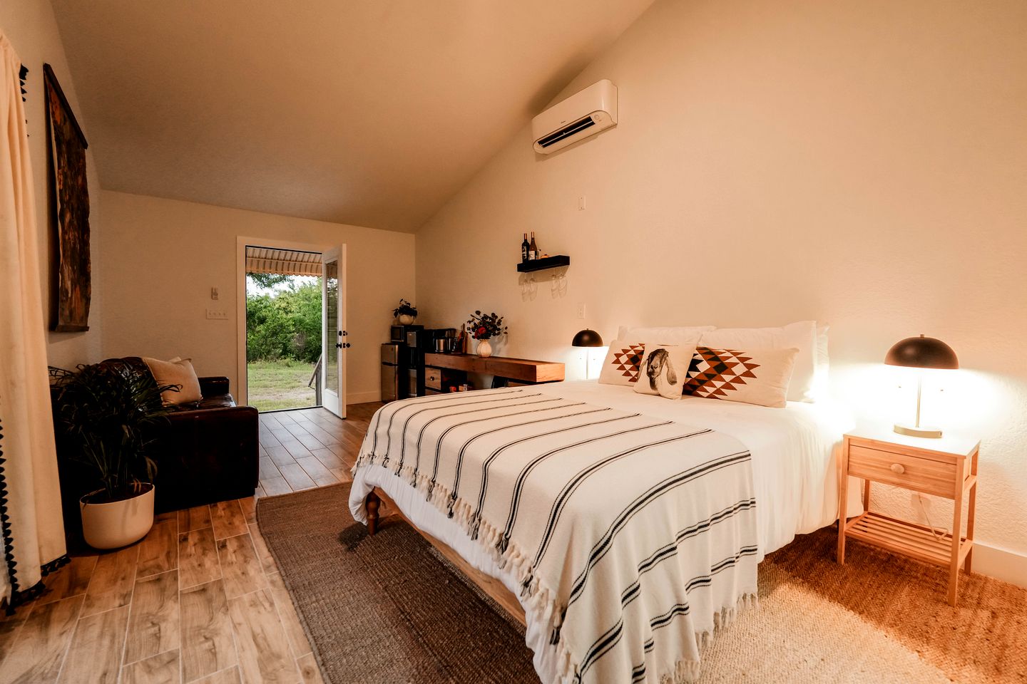 Gorgeous Tiny House with Fire Pit, Games and Barbecue in San Saba, Texas