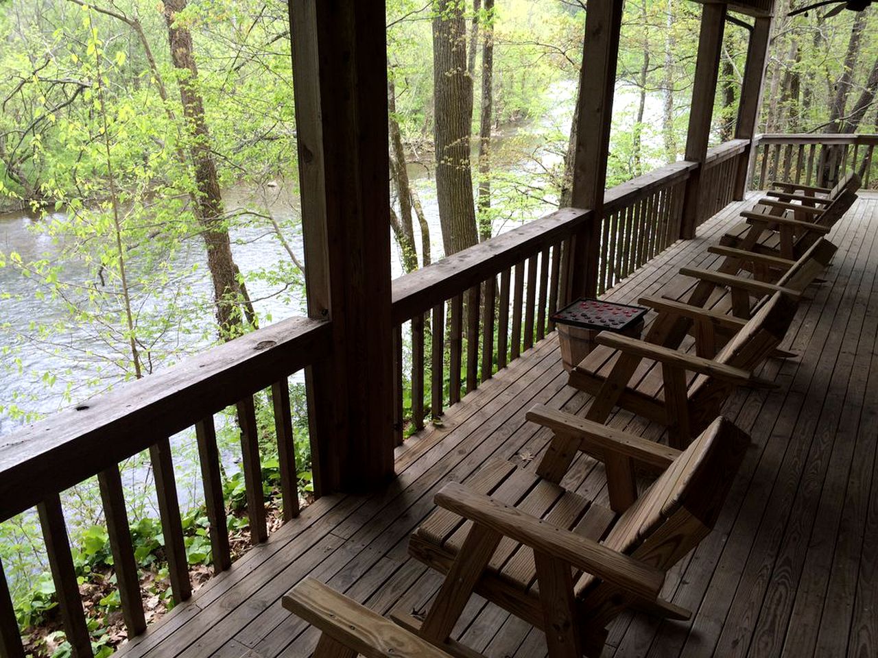 Riverside Cabin with a Hot Tub by Creeper Trailhead in Virginia
