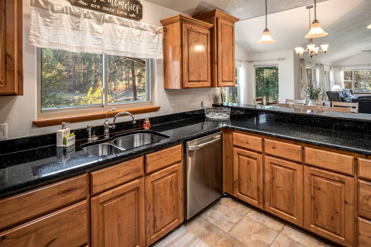 Luxurious, Riverfront Cabin with Panoramic Views of the Spokane River, in Post Falls, Idaho