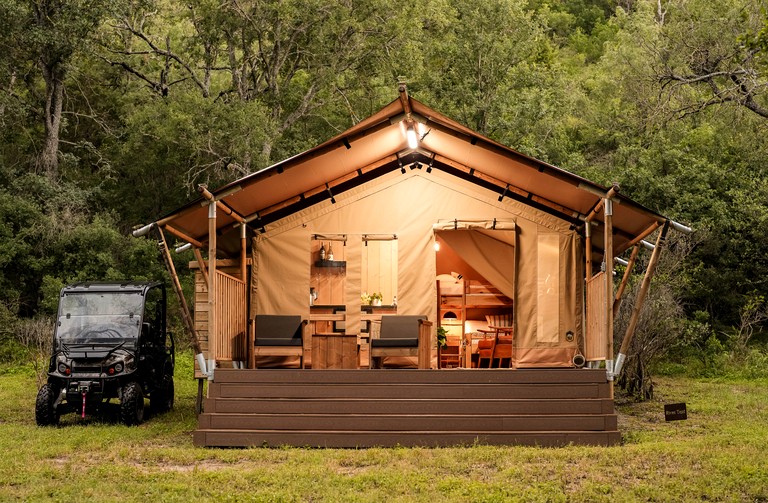 Beautiful Safari Tent Nestled Amidst Trees in Lometa, Texas