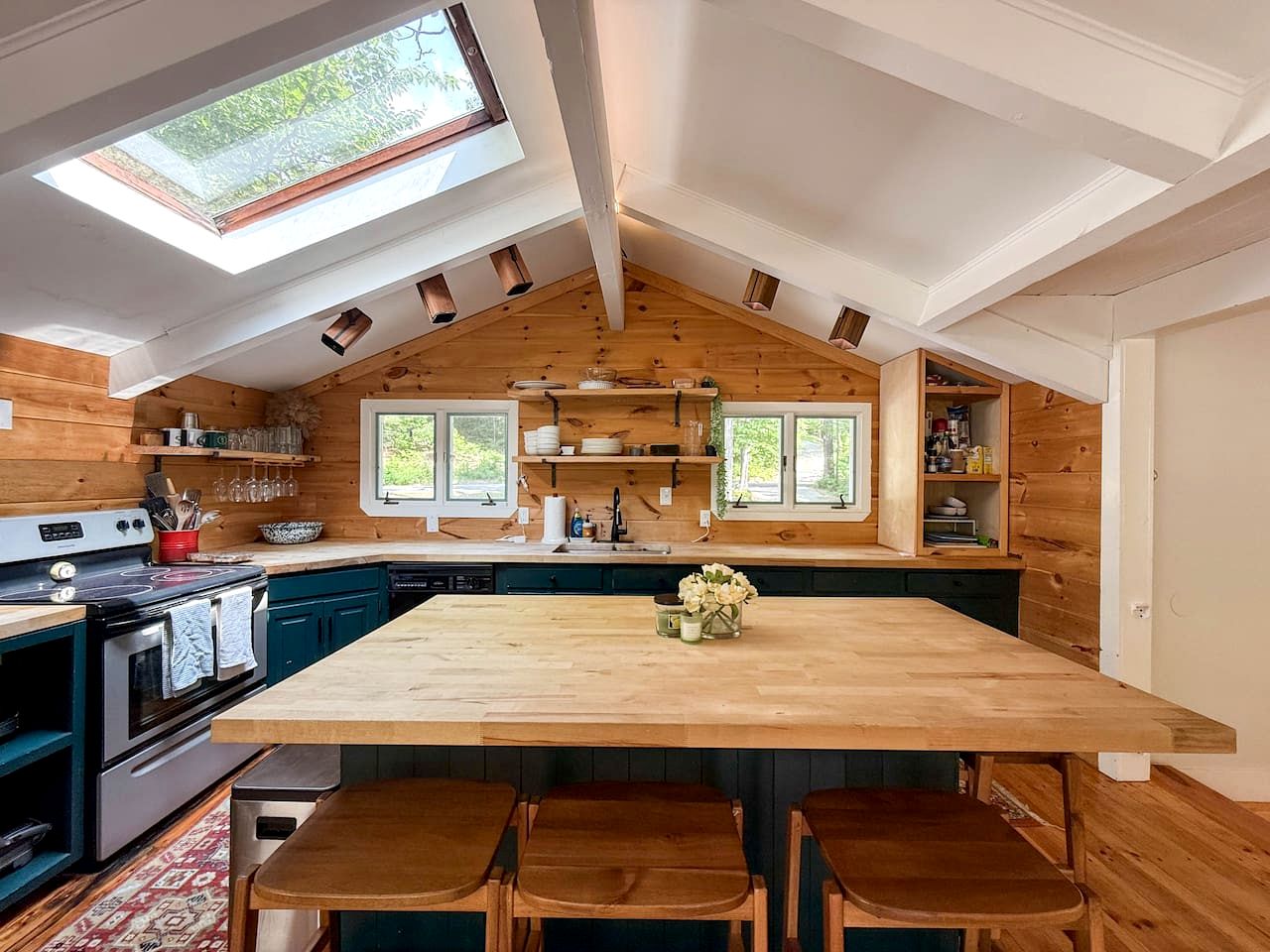 Modern Cabin Riverfront Retreat Near Attitash Mountain in Bartlett, New Hampshire
