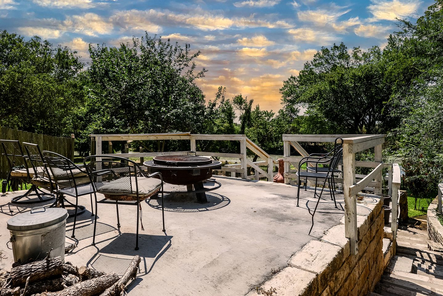 Riverside Zen and Pet-Friendly Escape Retreat in Bastrop, Texas