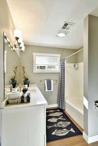 Cabins (United States of America, Dunsmuir, California)