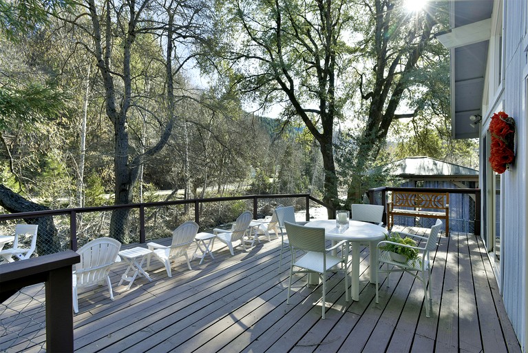 Cabins (United States of America, Dunsmuir, California)