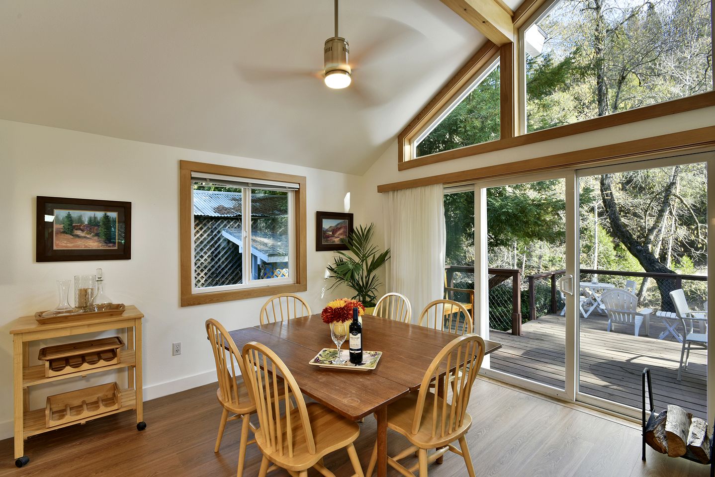 Gorgeous Cabin Close to Lake in Dunsmuir, California