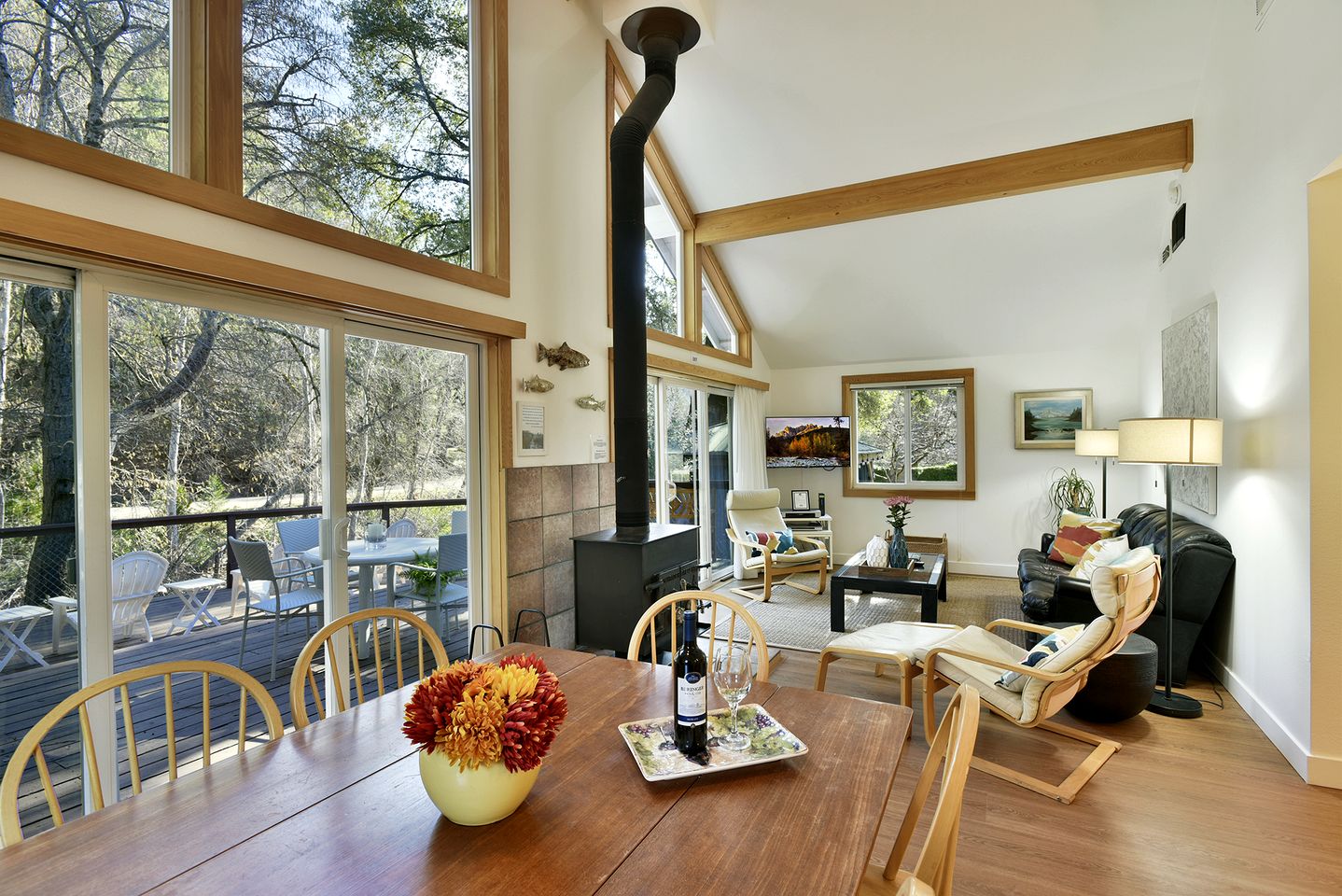 Gorgeous Cabin Close to Lake in Dunsmuir, California