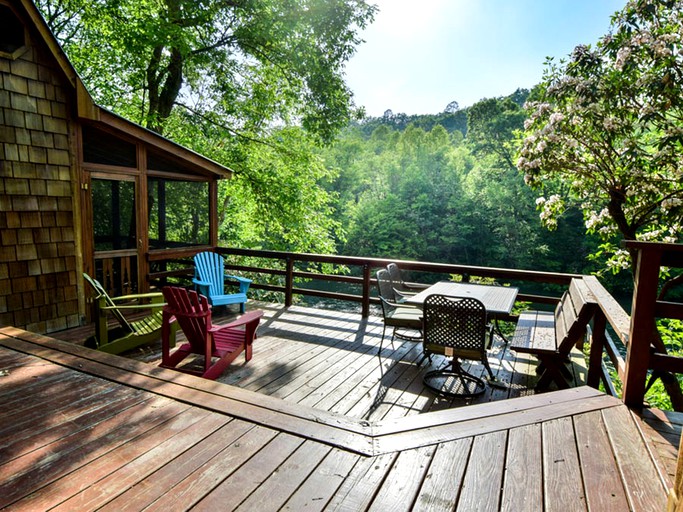 Blue Ridge Cabins with Pool (Georgia, United States)