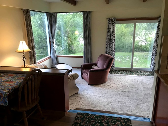 Vacation Rentals (Canada, --, --)