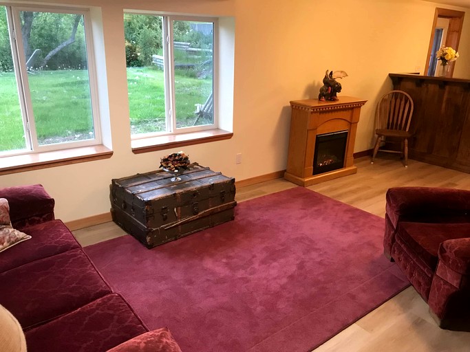 Peaceful Riverfront Hideaway Near Trails & Nature in British Columbia, Canada