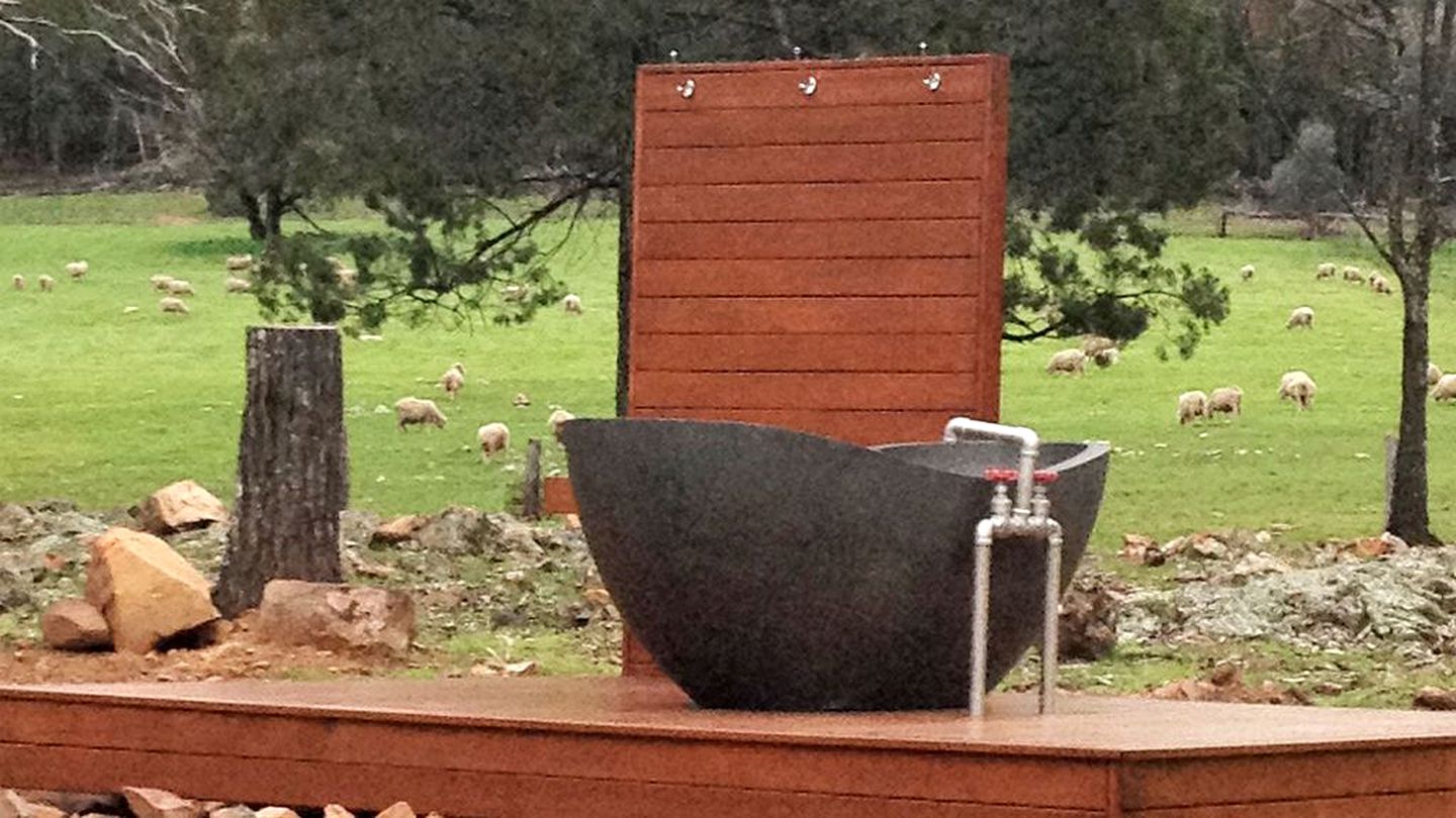 Gorgeous Cottage Getaway with Amazing Views in Manildra, New South Wales