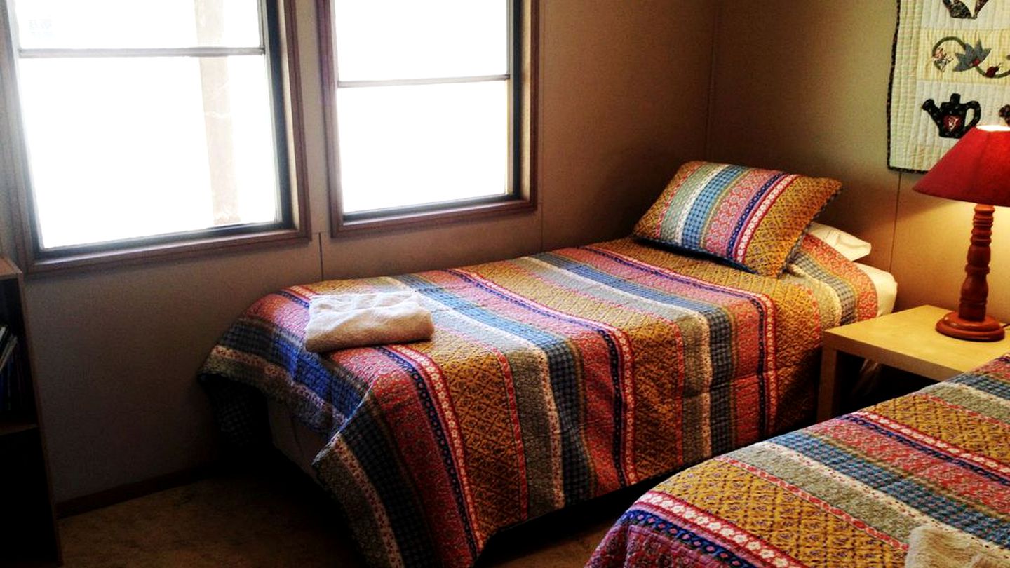 Gorgeous Cottage Getaway with Amazing Views in Manildra, New South Wales