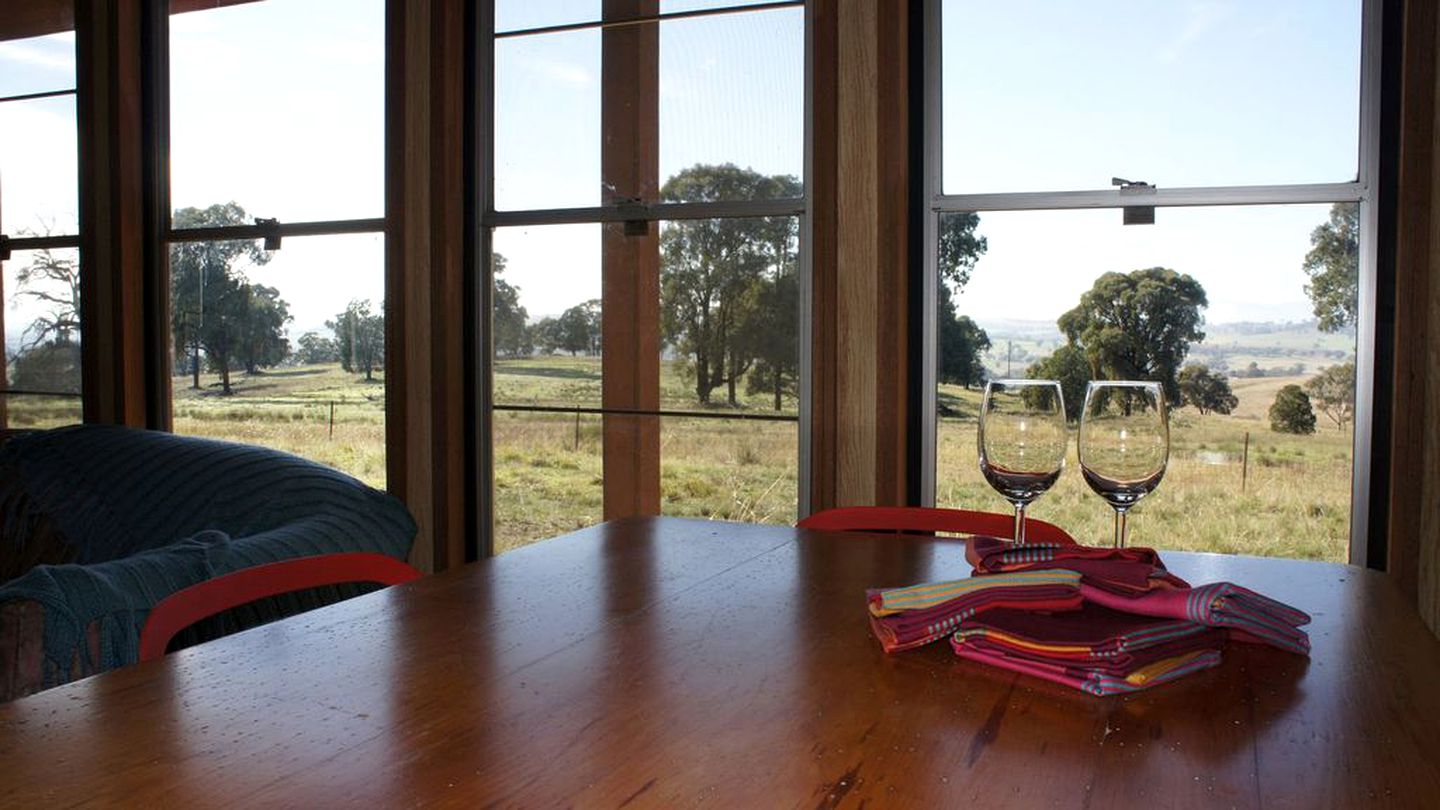 Gorgeous Cottage Getaway with Amazing Views in Manildra, New South Wales