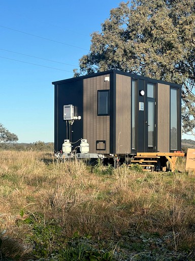 Beautiful Tiny House with Fantastic Vistas in Irongate, Queensland