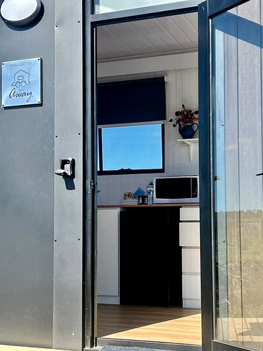 Vacation Rentals (Australia, --, --)