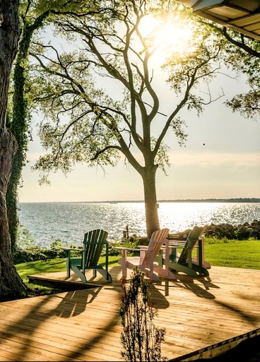 Cottages (Canada, Leamington, Ontario)