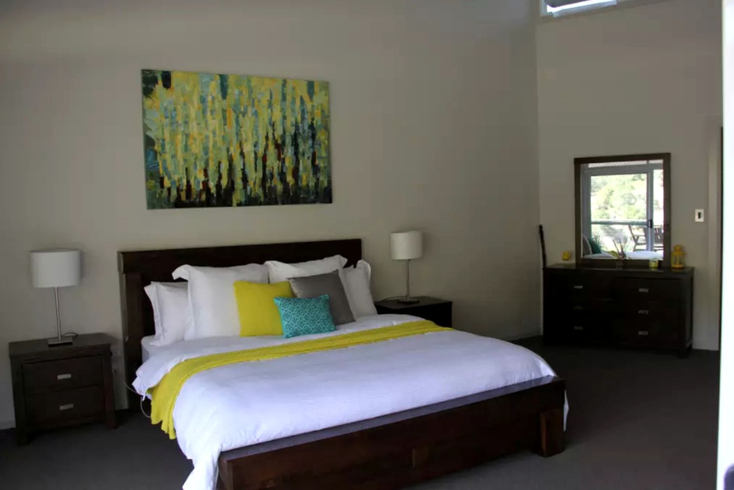 Rotating Cottage Rental with Panoramic Views in Caffrey's Flat, New South Wales