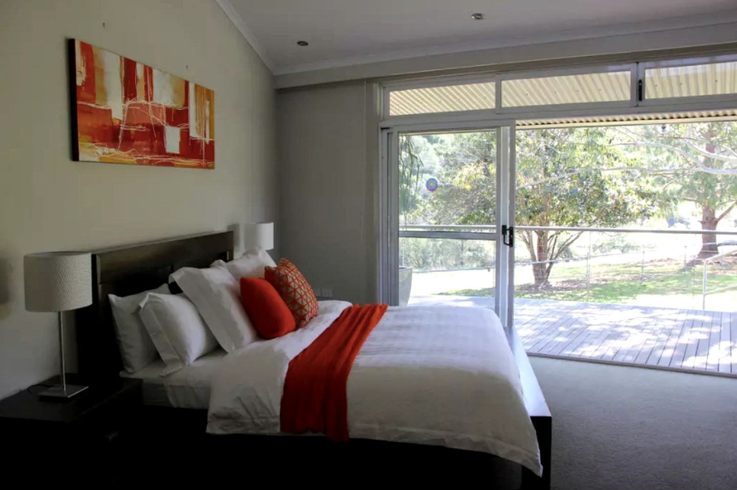 Rotating Cottage Rental with Panoramic Views in Caffrey's Flat, New South Wales