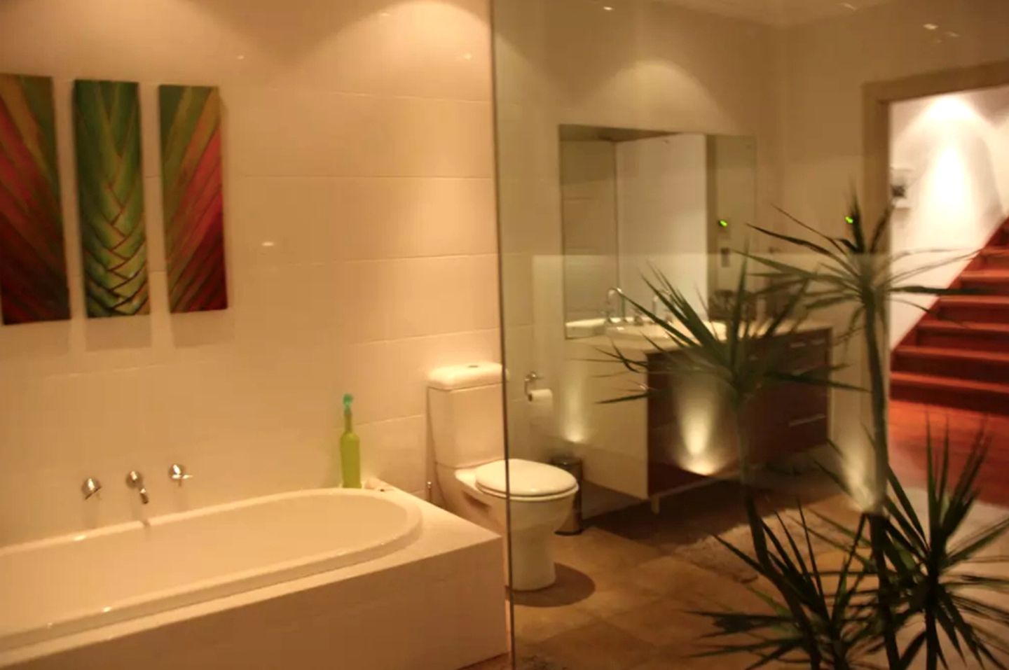 Rotating Cottage Rental with Panoramic Views in Caffrey's Flat, New South Wales