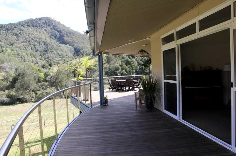 Vacation Rentals (Caffreys Flat, New South Wales, Australia)