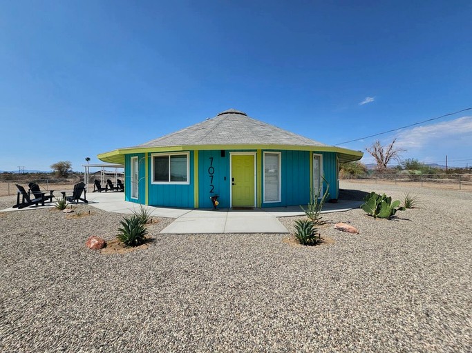 Unique Round Cabin Ideal for Groups Getaways in California