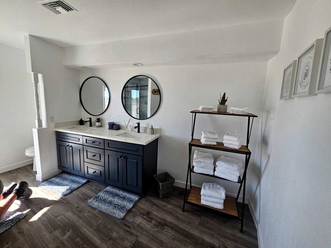 Cabins (United States of America, Big River, California)