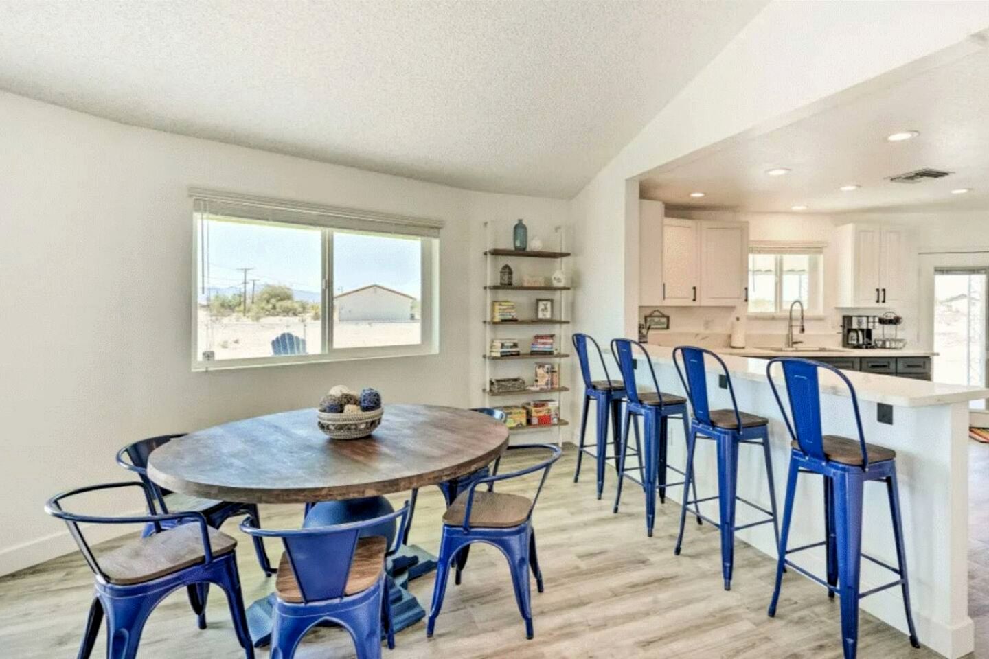 Unique Round Cabin Ideal for Groups Getaways in California