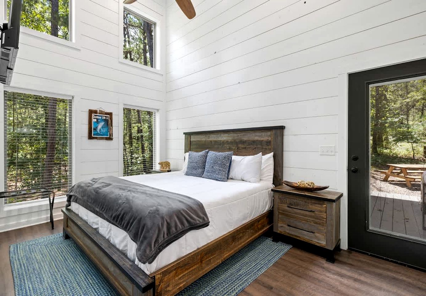 Cozy Woodland Cabin with Hot Tub & Fire Pit Near Broken Bow Lake, Broken Bow OK