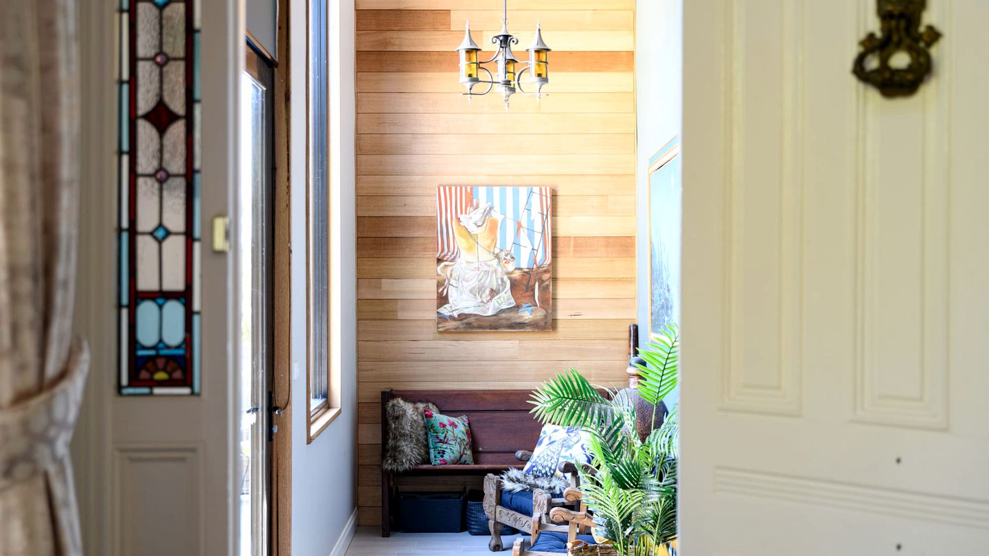 Incredible Cabin with Game Room and Fireplace in Daylesford, Victoria