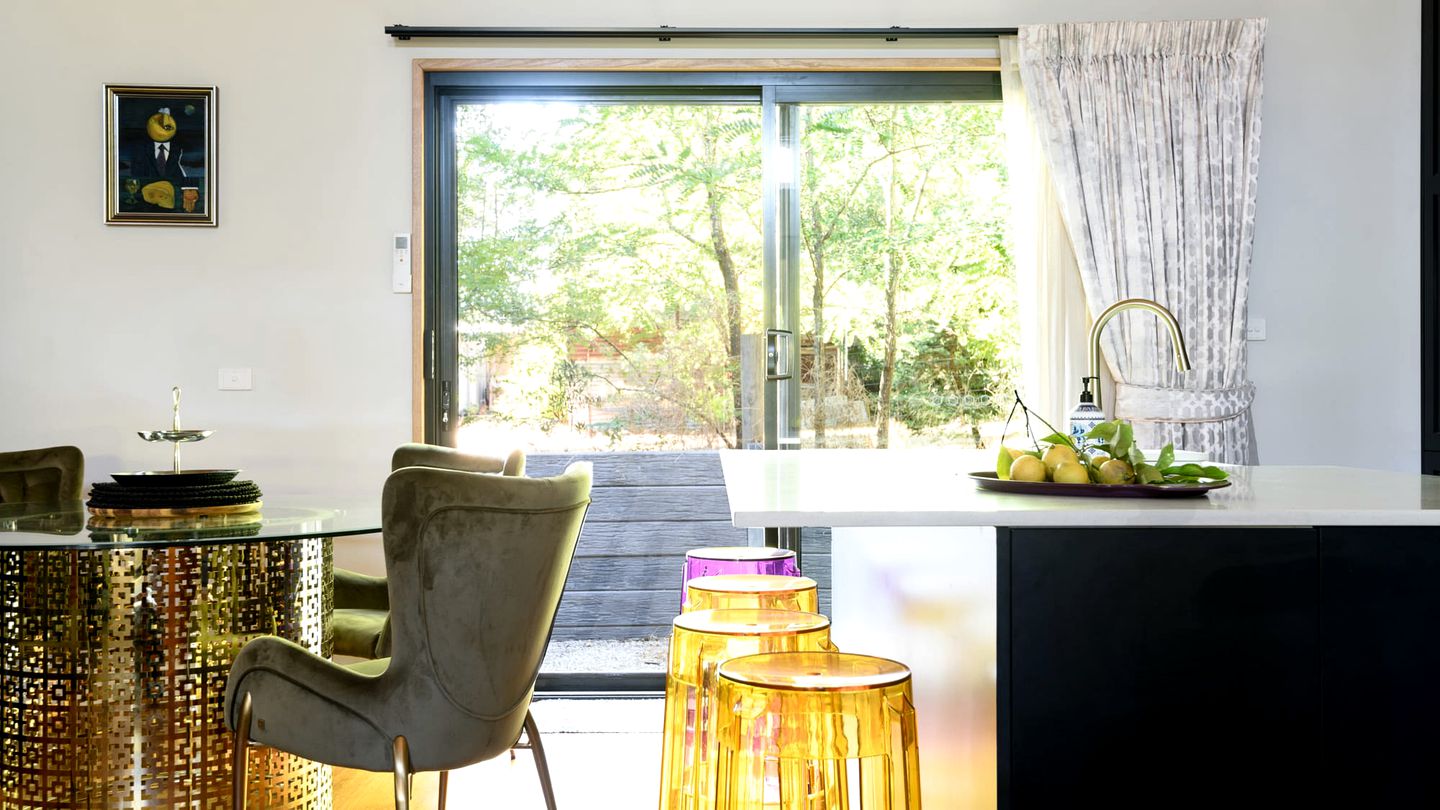 Incredible Cabin with Game Room and Fireplace in Daylesford, Victoria