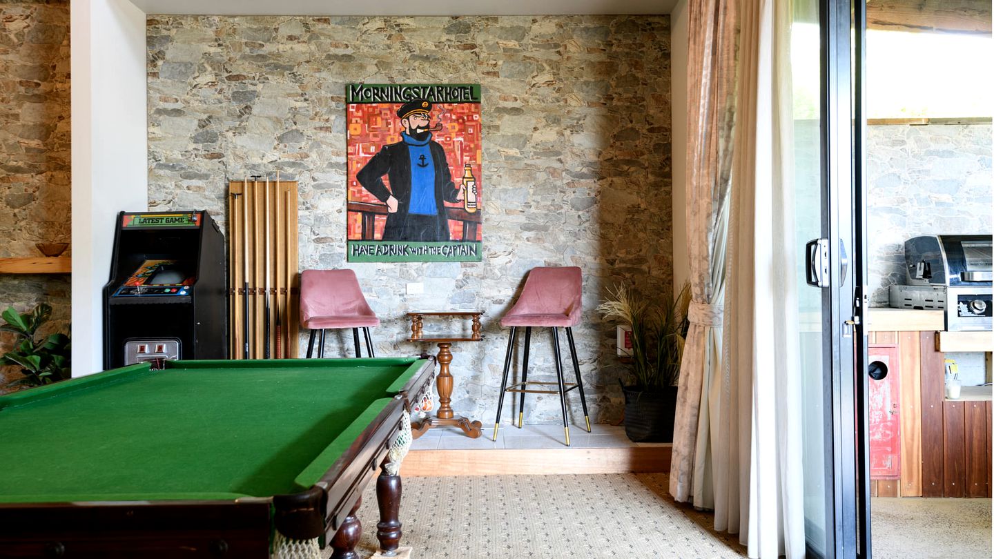 Incredible Cabin with Game Room and Fireplace in Daylesford, Victoria