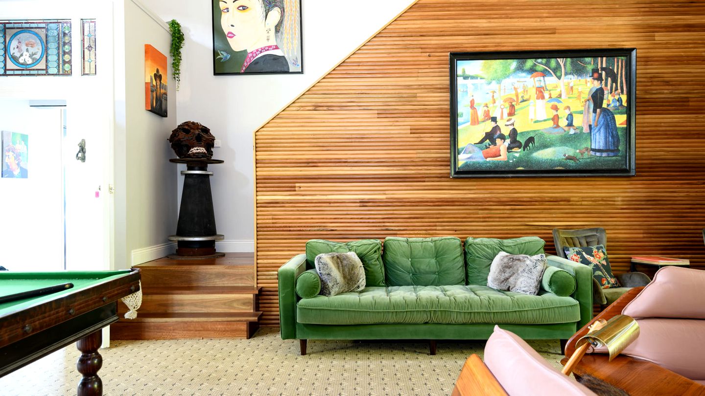 Incredible Cabin with Game Room and Fireplace in Daylesford, Victoria