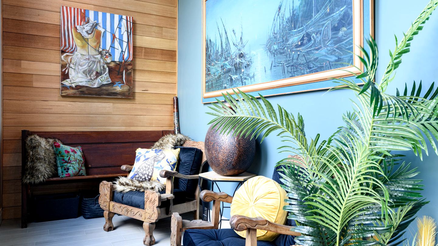 Incredible Cabin with Game Room and Fireplace in Daylesford, Victoria