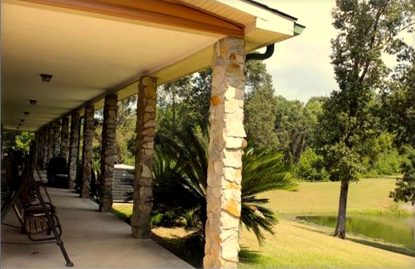 Spacious Vacation Rental with Stunning Views near Woodville, Mississippi