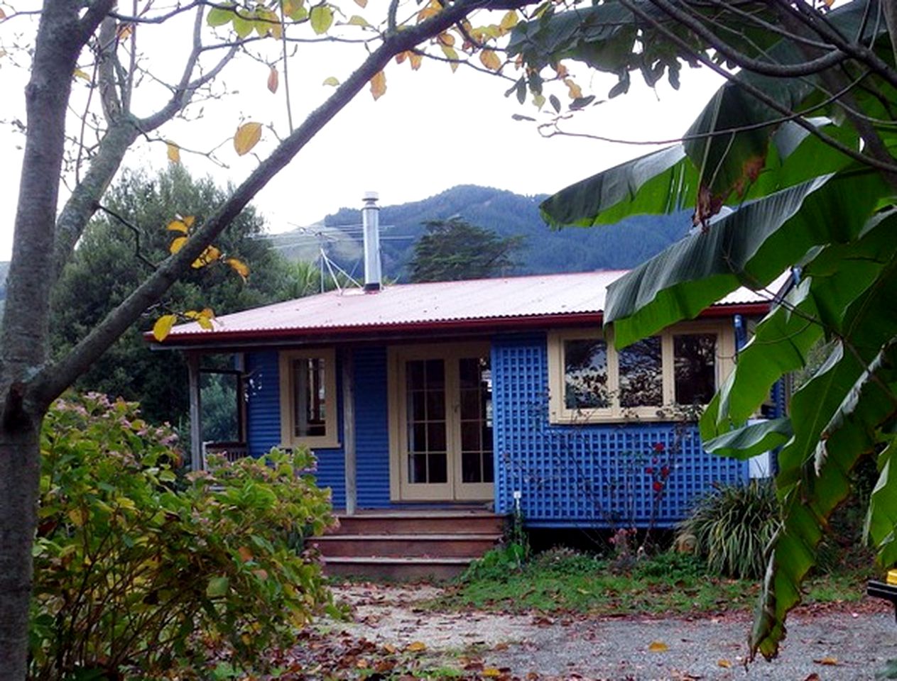 Unique Cottage Rental near Pohara Beach in Golden Bay, New Zealand