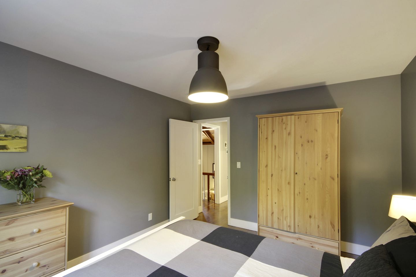 Stunning Cottage with Hot-tub in Guerneville, California