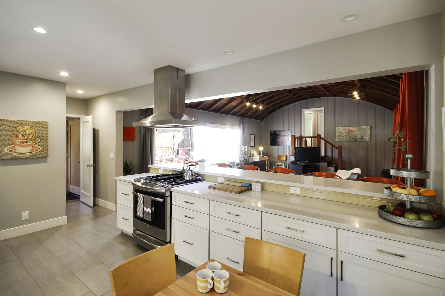 Stunning Cottage with Hot-tub in Guerneville, California