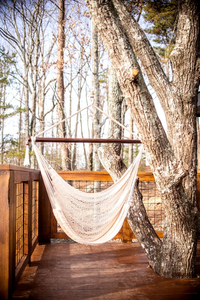 Breathtaking Tree House with Jacuzzi and Lofted Interior in Georgia