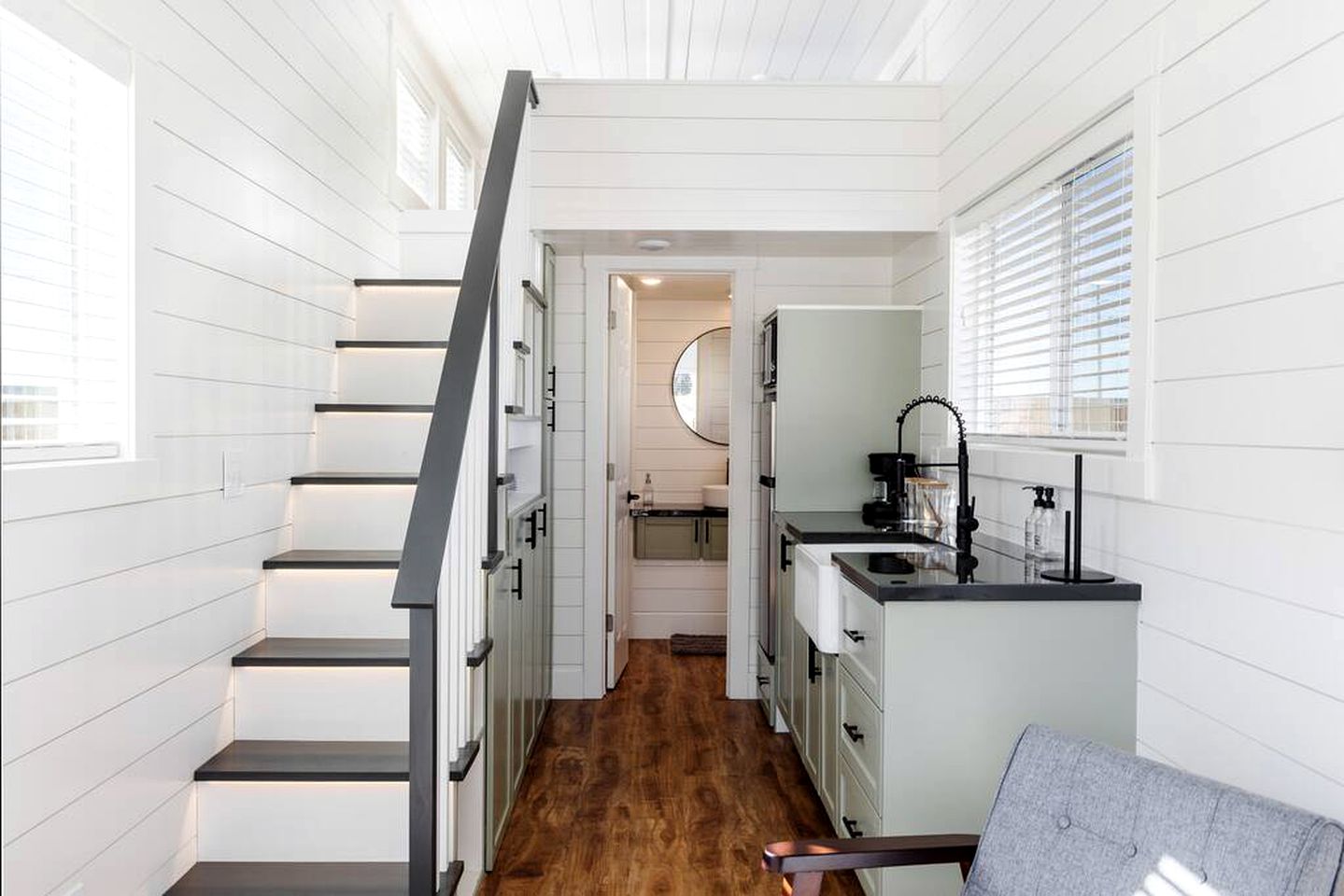 Tiny House Tranquility: Fully Equipped Original Retreat in Apple Valley