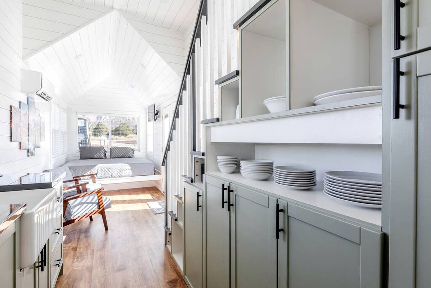 Tiny House Tranquility: Fully Equipped Original Retreat in Apple Valley